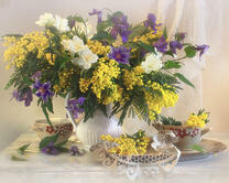 Без бренда «Натюрморт из мимоз и колокольчиков (20шт)» в Таганроге