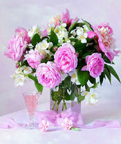 Без бренда «Нежный букетик с розами и настойка» в Таганроге