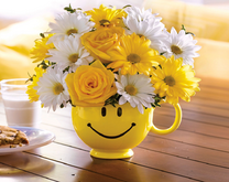 Желто-белый букетик в чашке