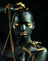 Без бренда «Девушка в черно-золотом макияже» в Таганроге в интернет-магазине  Без бренда «Девушка в черно-золотом макияже» в Таганроге